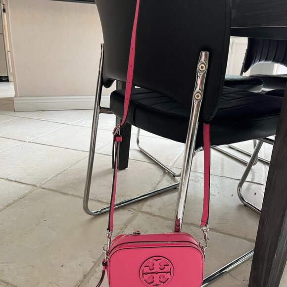 brand new pink logo authentic signature mini miller tory burch crossbody purse - Picture 1 of 3